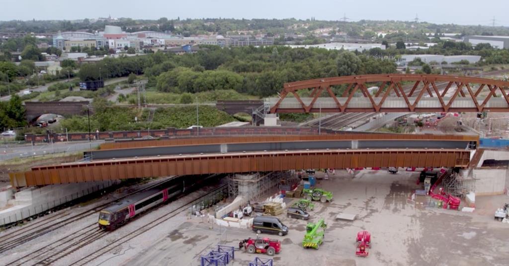 HS2 brings 1,600 tonne bridge into place