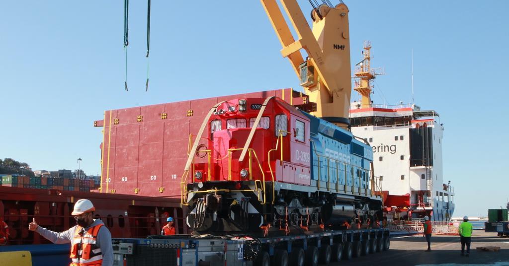 Engineered Rigging equipment used for engine move | News | Heavy Lift ...
