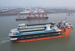 SAL Heavy Lift deploys Zhong Ren 121 for hull transport