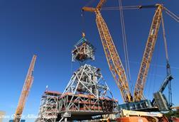 Sarens in action at Kenndy Space Center
