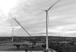 Sarens replaces wind turbine blade at Thailands Theparak Wind Farm