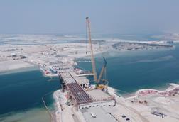 Hareket deploys Sany crawler crane for Abu Dhabi bridge lift 1