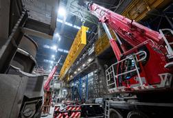Mammoet begins replacing 19 crane girder beams at oxygen steel plant 1