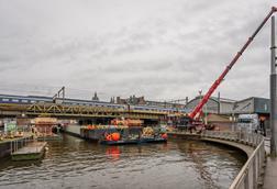 Mammoet starts major bridge replacement project in Amsterdam 1