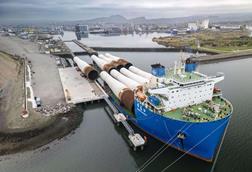 Inch-Cape-first-XXL-monopile-arrival-Leith-2048x1536