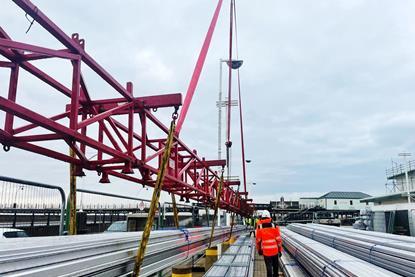 Modulift spreader beams used to install roof sheets