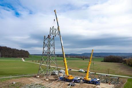 Liebherr -  Albert Regel used Liebherr mobile cranes from its fleet to support the construction of an extra-high voltage power line through Lower Saxony and Hesse.