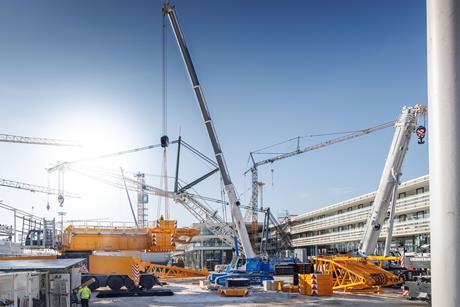 Transportes Crexell orders quintet of Liebherr cranes 1