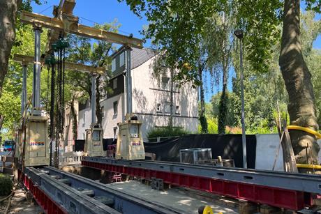 Hess deploys Enerpac gantry for pipe jacking recovery project 1
