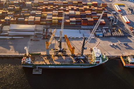 DP World Constanța adds pair of LHM 600s