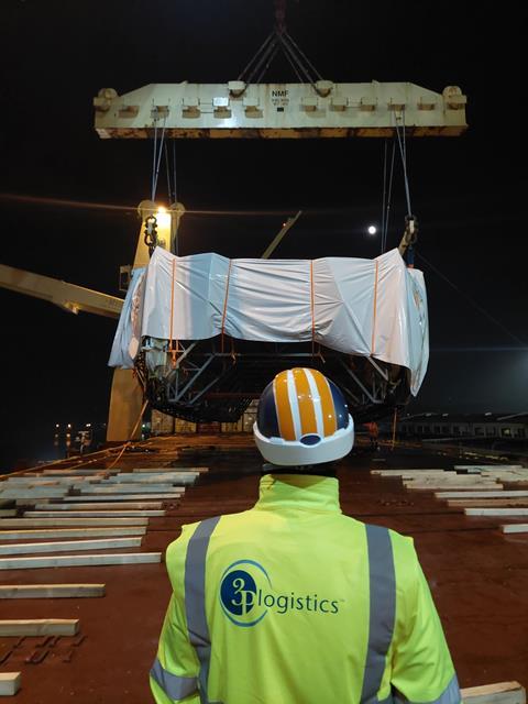 3PL Group coordinating the delivery of a large yacht moulding module.
