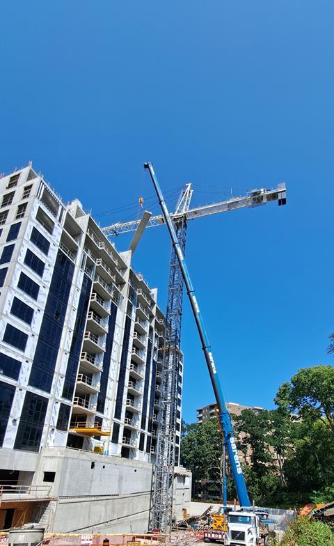 Sarens Deploys Crane for One-Day Rental at Residential Building Site in Canada