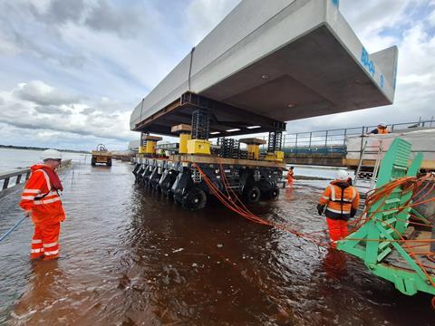 PHL Hydraulics UK lifts bridge deck with new Enerpac SCJ-100 cube jacks.