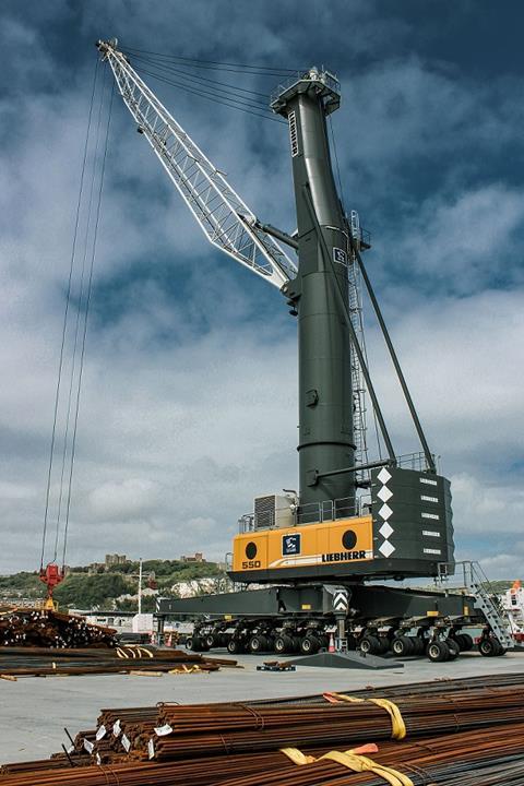 liebherr-lhm-550-mobile-harbour-crane-port-of-dover-uk-europe-MQ