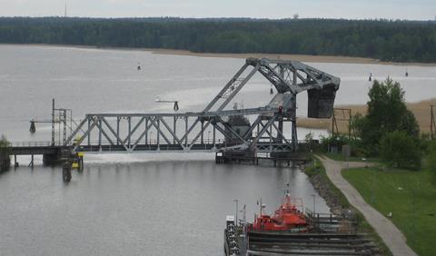 Cometto SPMTs used to replace 100-year-old Swedish bridge 2