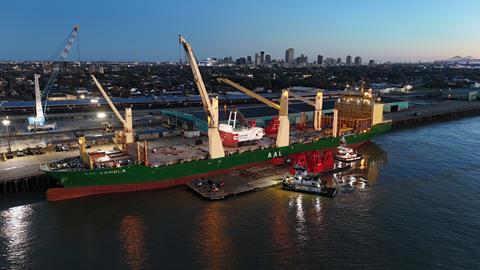 AAL transports 560-tonne crane body from Japan to USA 1