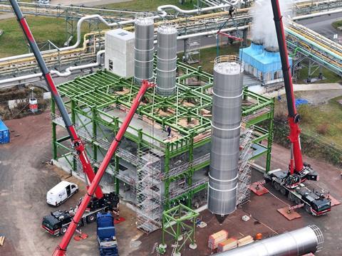 Mammoet in action at Topas's COC polymers plant