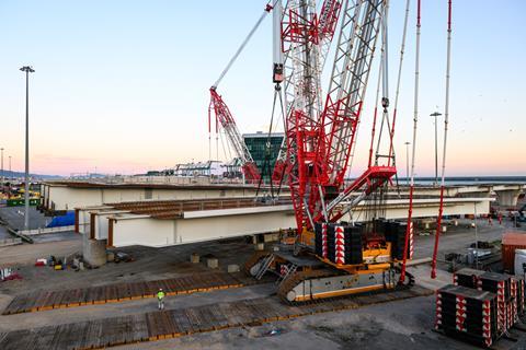 Vernazza uses crawler cranes to lift steel bridge sections at Italian shipyard