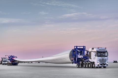 Scheuerle delivers wind turbine blades for Enercon 1