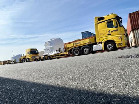 COLI transports four 33-tonne shafts