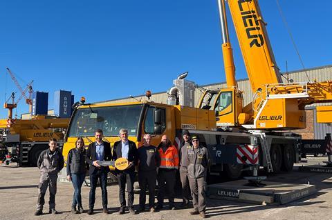 liebherr-ltm-1230-5.1-handover-lelieur-300_1dpi