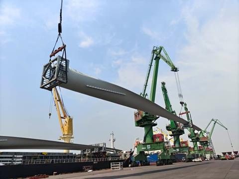 DAKO delivers turbine blades from China to Romania 2