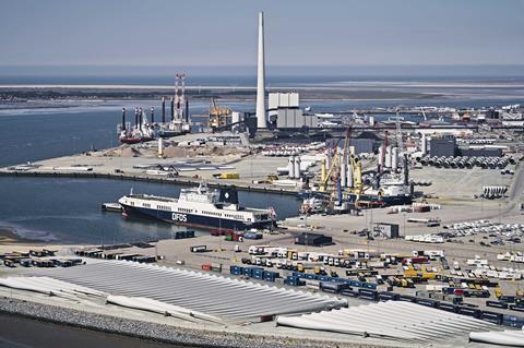esbjerg-havn-i-ny-aftale-med-valmont_
