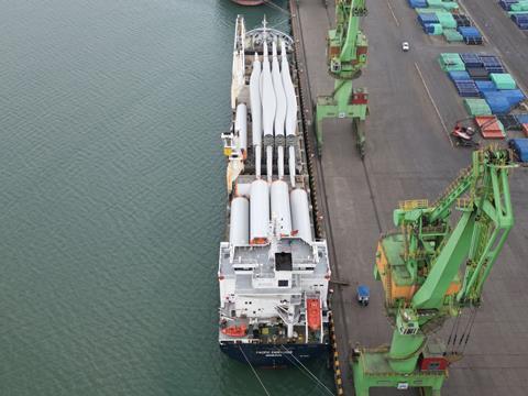 TGP-Ships-WindTurbines-Japan