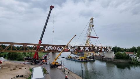 Mammoet constructs temporary bridge in Germany