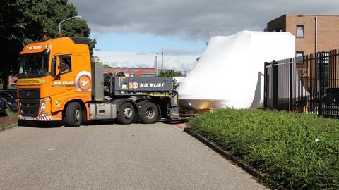 Van der Vlist transporting OOG simulator units