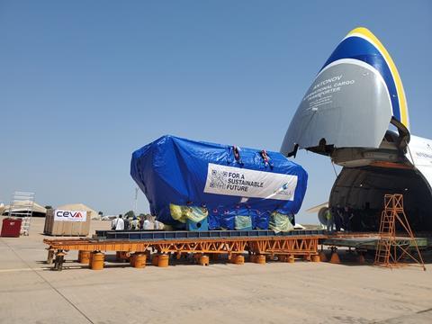 3_CEVA-Logistics--Unloading operation in Chad