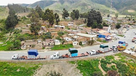 A total of eight diverter dampers measuring 495 x 470 x 465 cm were transported from Chile to Bolivia_rgb