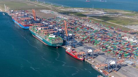 Volumes down at Rotterdam but breakbulk stages slight recovery