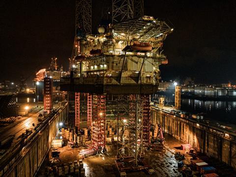 1 Mammoet reduces project’s drilling rig downtime using Mega Jack 5200