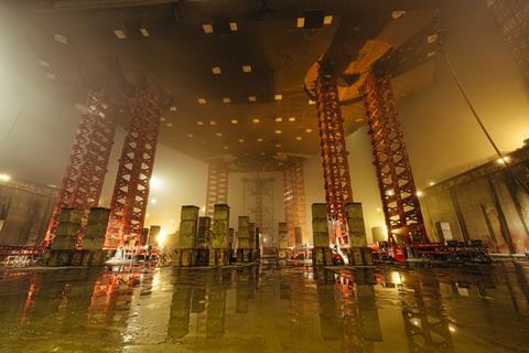 2 Mammoet reduces project’s drilling rig downtime using Mega Jack 5200