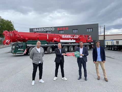 liebherr-ltm1650-8-1-gruas-ibarrondo-handover-300dpi