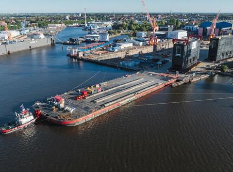 Wagenborg rolls 2,500-tonne lock gate onto pontoon in Emden October 2025