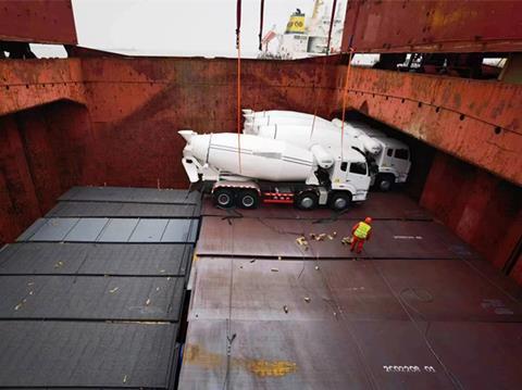 2.The operation process of loading cargo on breakbulk vessel-2_副本