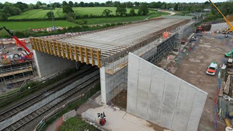 1,500 tonnes worth of beams lifted into place for HS2 bridge near Kenilworth