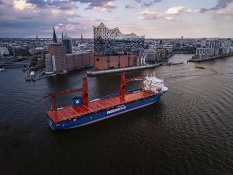 1 UHL Fable in front of Hamburg's Elbphilharmonie_