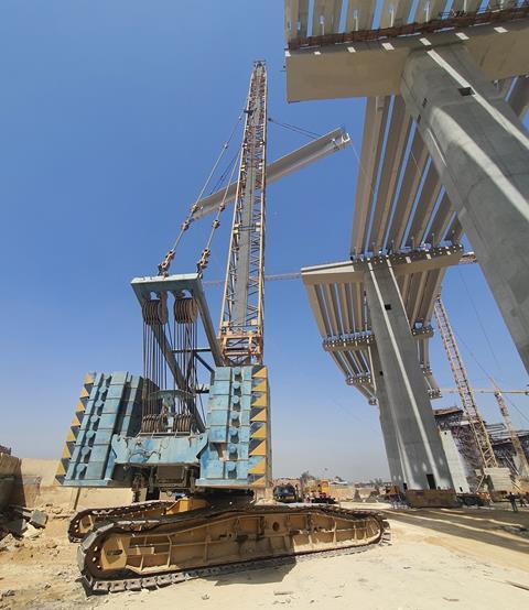 Sarens lifting structures for a bridge project in Cairo.
